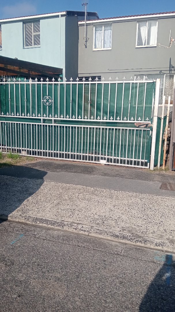 3 Bedroom Property for Sale in Westridge Western Cape